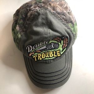 Kids double trouble camo hat A1